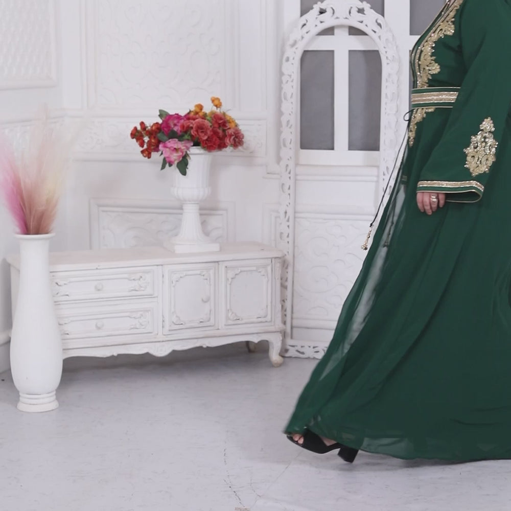 
                  
                    Charger et lire la vidéo dans la visionneuse de la galerie, Embroidered Arabic Style Kaftan For Women
                  
                